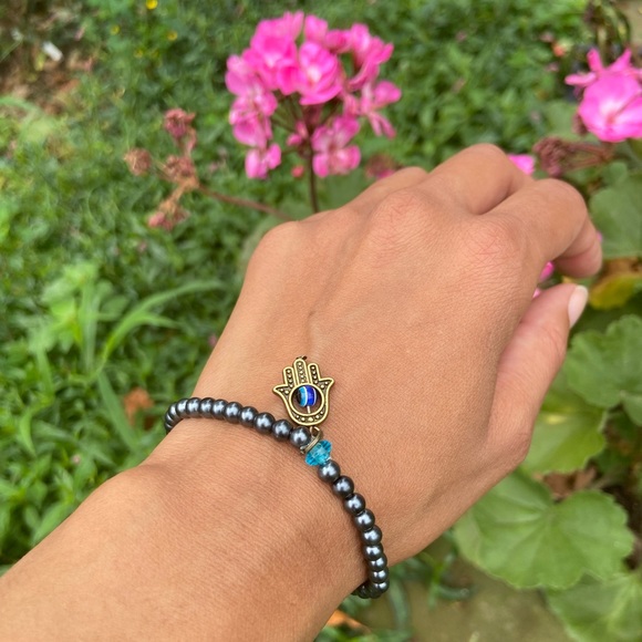 🪬Hamsa Evil Eye Glass Bead Stretch Stackable Bracelet🪬 - Picture 3 of 3